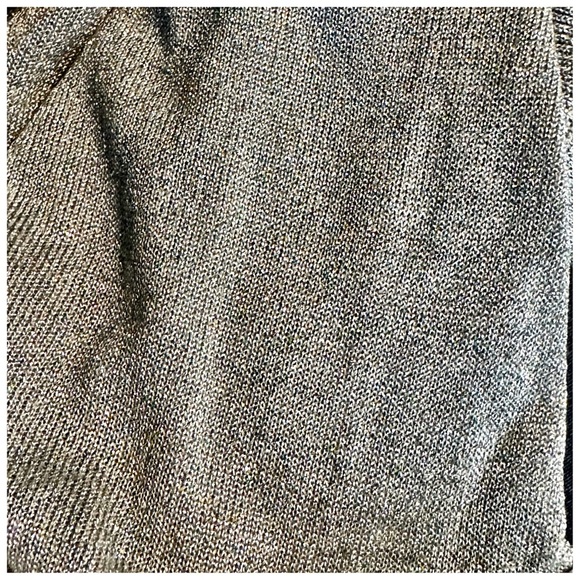 Lillie Ruben Vintage Women’s Long-Sleeve Zip-Collar Top. Metallic Silver. Small - Picture 9 of 10